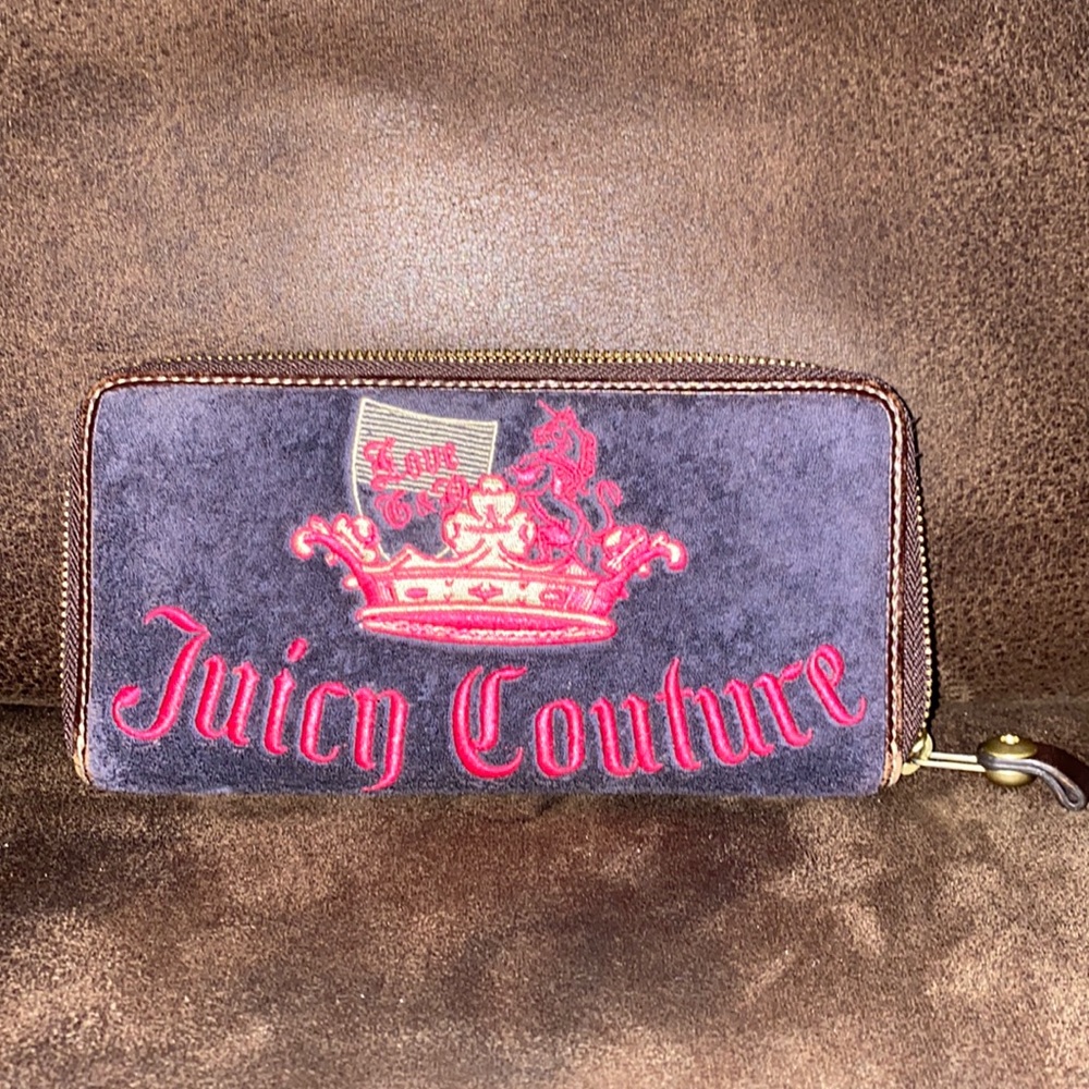 Juicy Couture zipper wallet